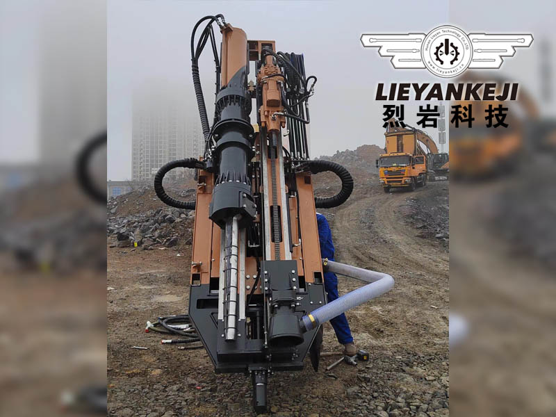 石頭破碎機多少錢一臺?大型機載式破石頭機好用嗎? 石頭破碎機多少錢一臺?大型機載式破石頭機好用嗎?